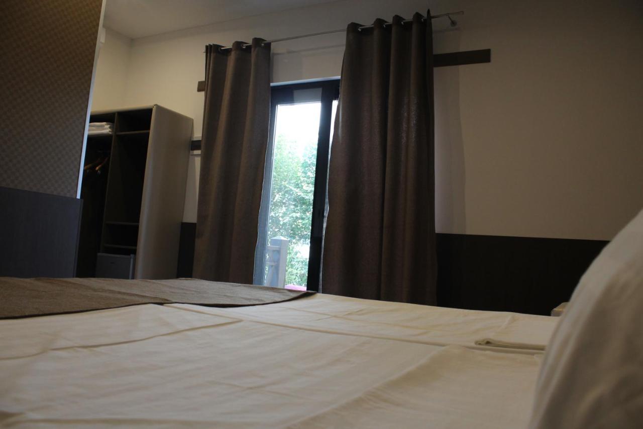 Hotel Ora ガグラ エクステリア 写真